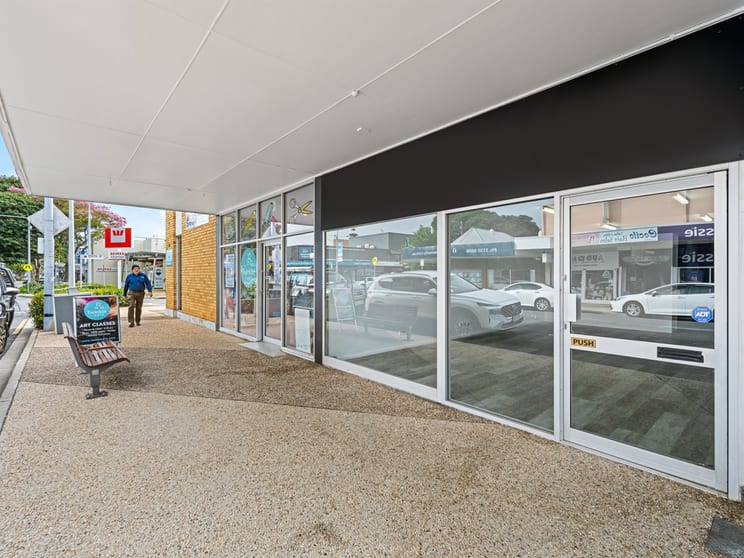 2/138 Bay Terrrace Wynnum QLD 4178 - Image 3