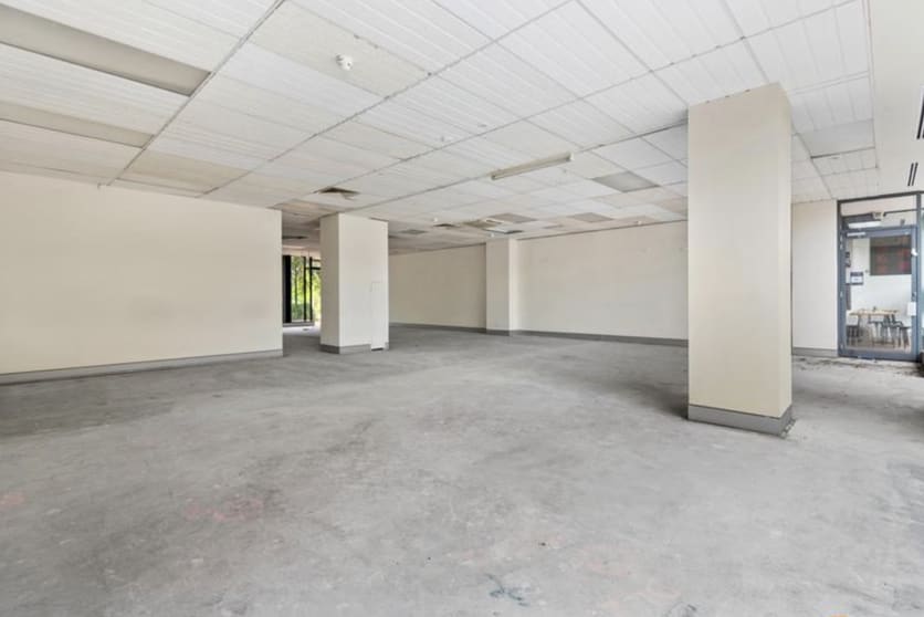 Click to view all images 1/28 University Avenue Canberra ACT 2601 - Image 2