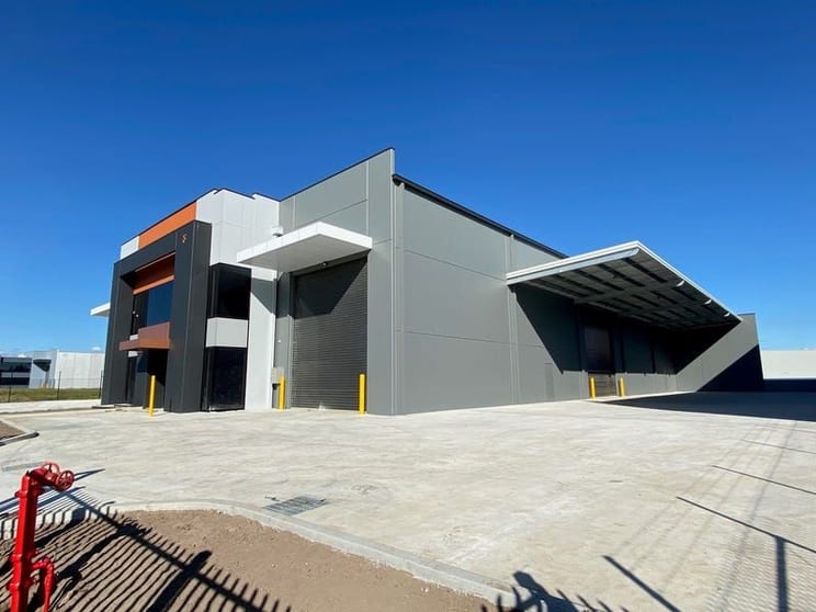 Click to view all images 8 Atlantic Drive Keysborough VIC 3173 - Image 2