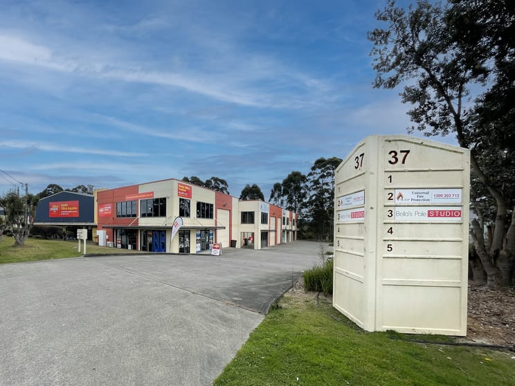 2/37 Alliance Ave Morisset NSW 2264 - Image 1