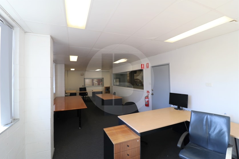 Click to view all images 2/365 WENTWORTH AVENUE Pendle Hill NSW 2145 - Image 1