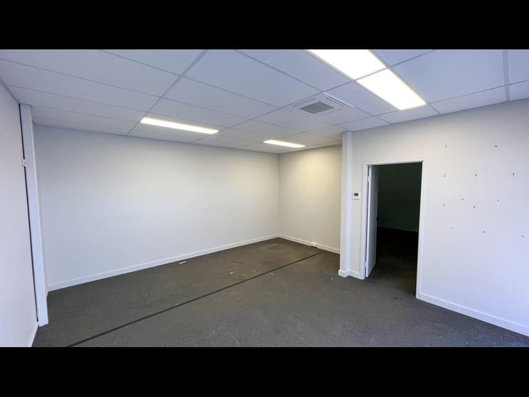 Click to view all images Unit 7/8 George Street Bunbury WA 6230 - Image 3