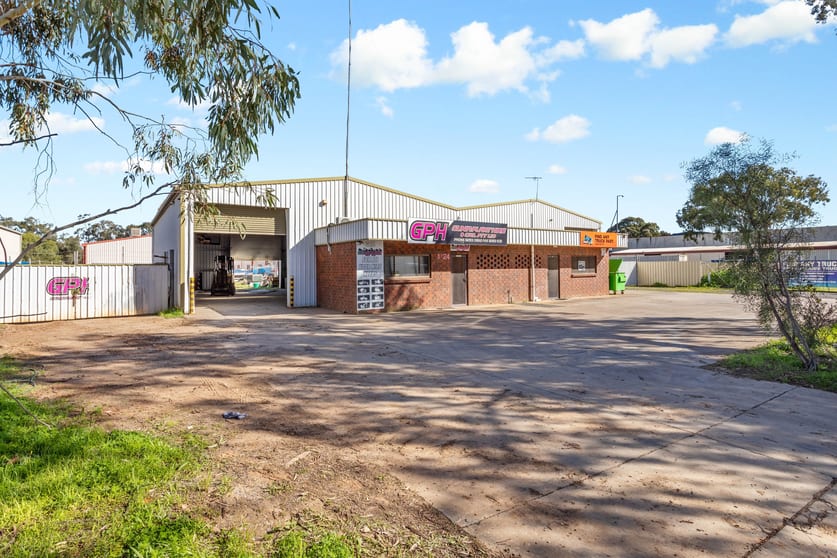 Click to view all images 1/24 Bremen Drive Salisbury South SA 5106 - Image 2