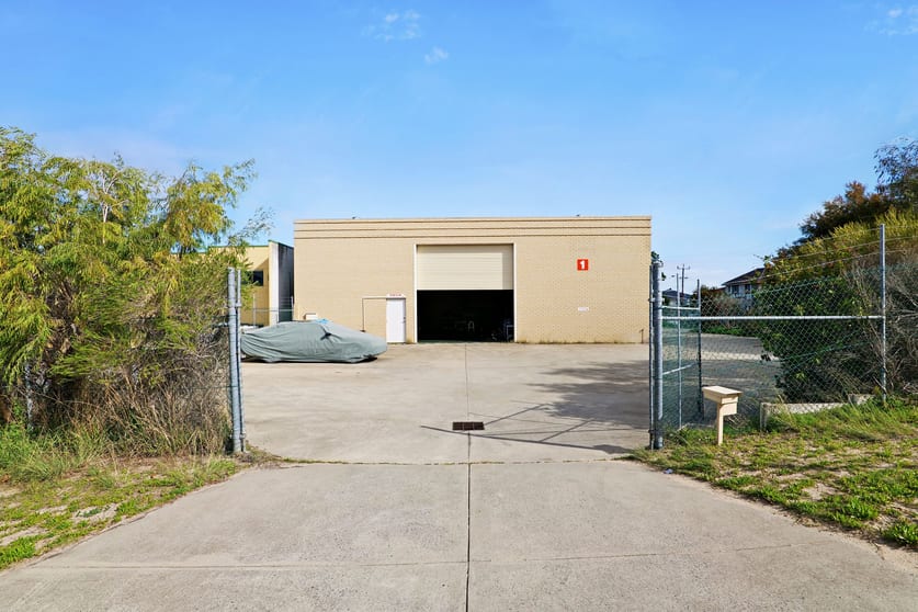 Click to view all images 2/27 John Street Bentley WA 6102 - Image 1