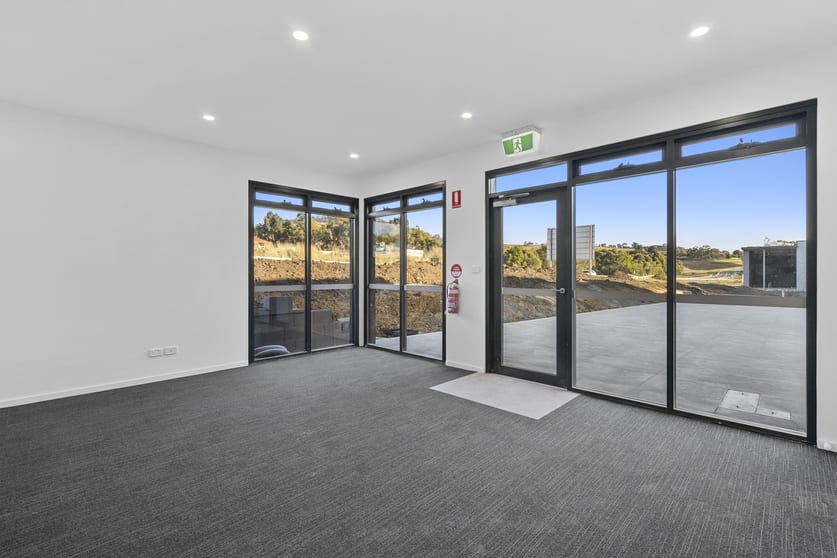 Click to view all images 9/13 - 15 Abernant Way Cambridge TAS 7170 - Image 2