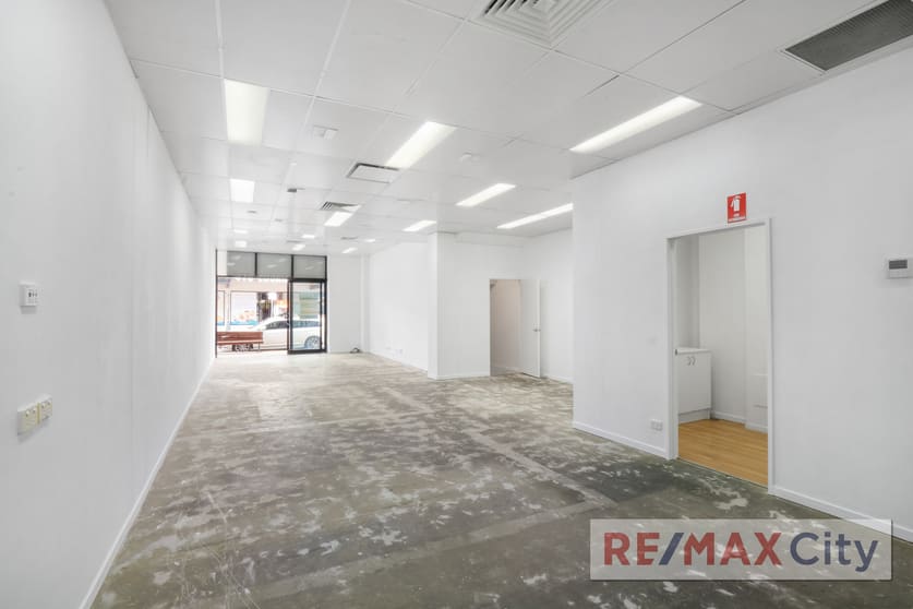 Click to view all images 2A/417 Logan Road Stones Corner QLD 4120 - Image 3