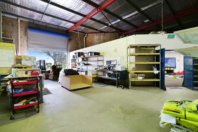 Click to view all images 1/16 Dyer Road Bassendean WA 6054 - Image 2
