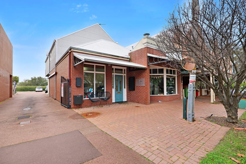 Click to view all images Unit 2/106 Swan Street Guildford WA 6055 - Image 1