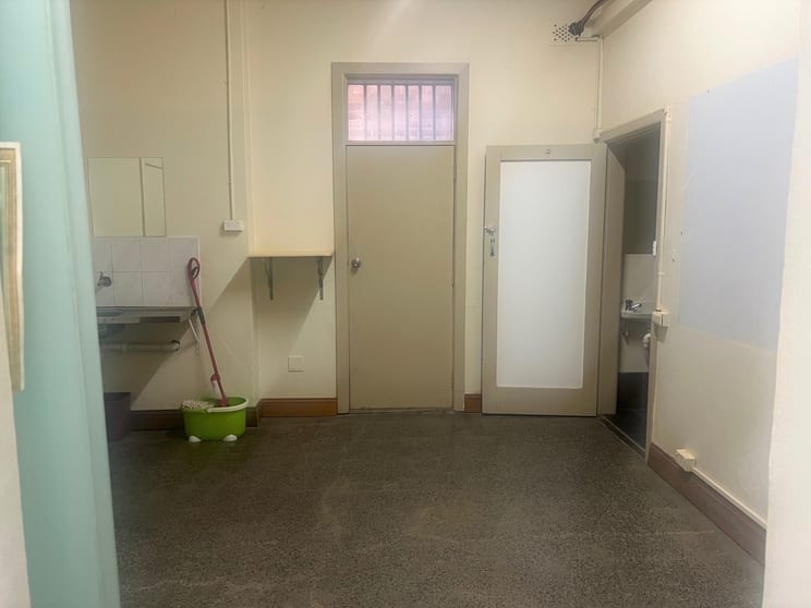 Click to view all images 355 Chapel Road Bankstown NSW 2200 - Image 3