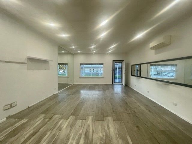 Click to view all images 76 GARFIELD ROAD Riverstone NSW 2765 - Image 2