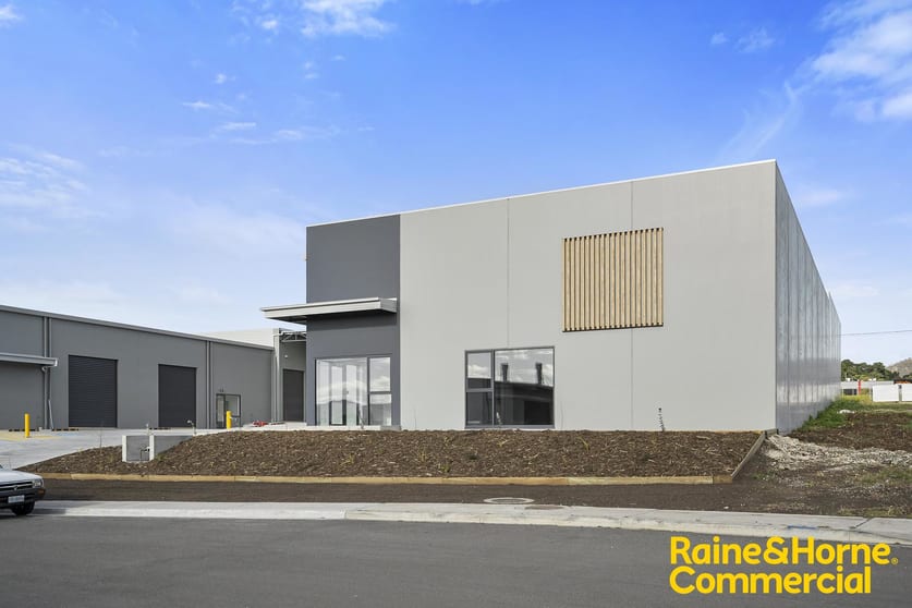 Click to view all images Unit 1/7 Abernant Way Cambridge TAS 7170 - Image 3