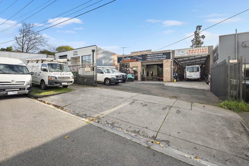 Click to view all images 11 Tudor Street Burwood VIC 3125 - Image 2