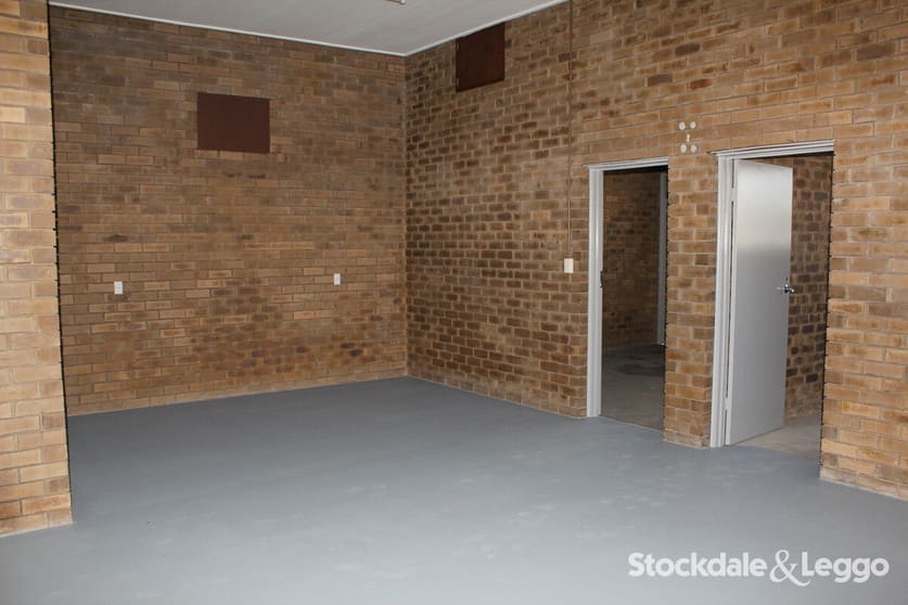 Click to view all images 37 Holmes Road Morwell VIC 3840 - Image 3
