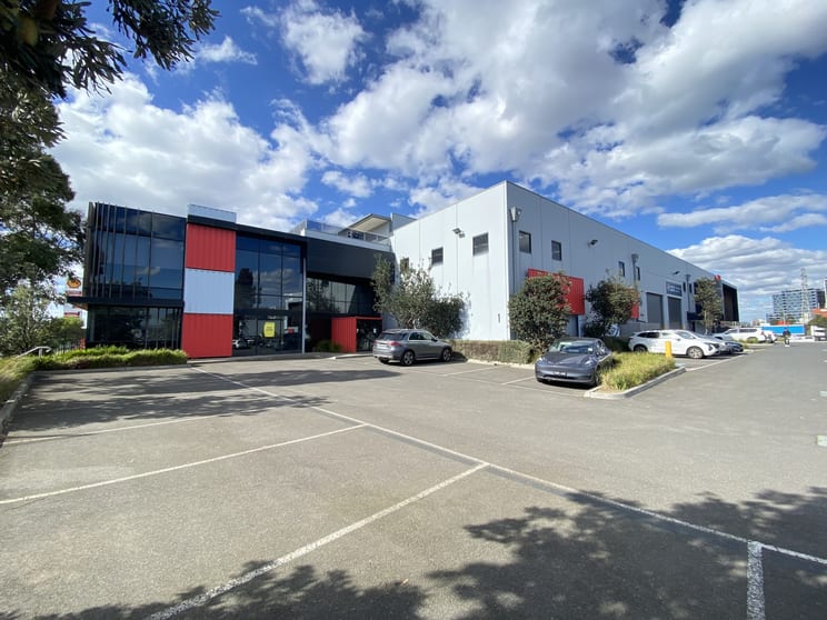 Click to view all images Unit 1/40-44 Cook Street Port Melbourne VIC 3207 - Image 1