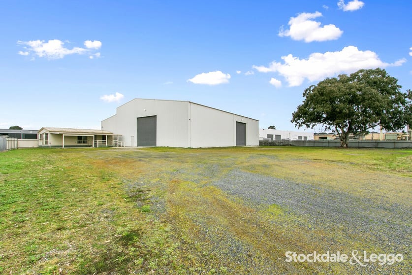 Click to view all images 2/210-214 Princes Drive Morwell VIC 3840 - Image 3