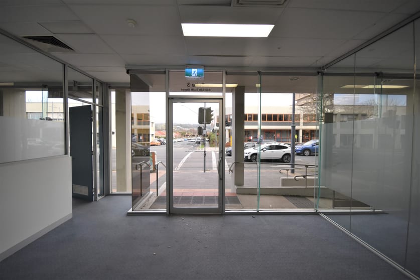 Click to view all images 3/530-540 Swift Street Albury NSW 2640 - Image 3