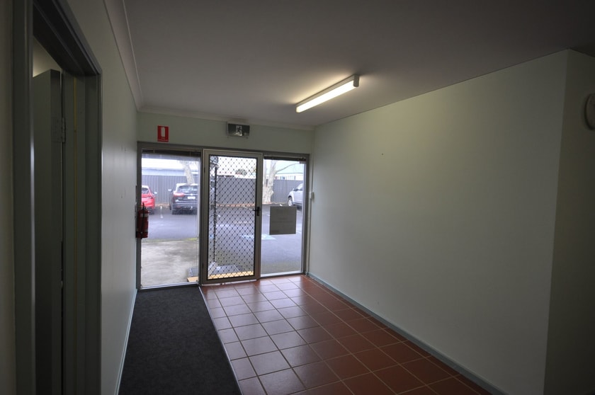 Click to view all images 3/16 Prince Busselton WA 6280 - Image 3