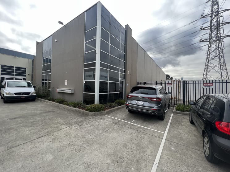 Click to view all images 1/9 Woolboard Road Port Melbourne VIC 3207 - Image 2