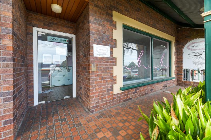 Click to view all images Suite 3/5 Gloucester Avenue Berwick VIC 3806 - Image 2