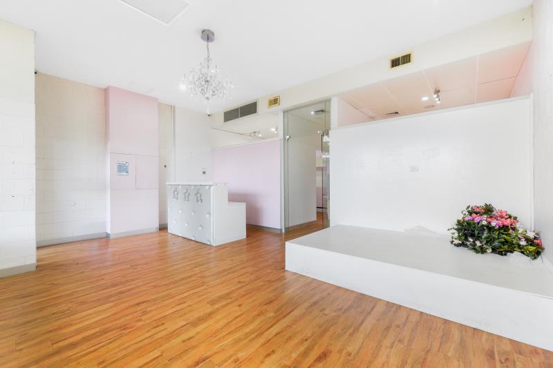 Click to view all images Suite 3/5 Gloucester Avenue Berwick VIC 3806 - Image 3