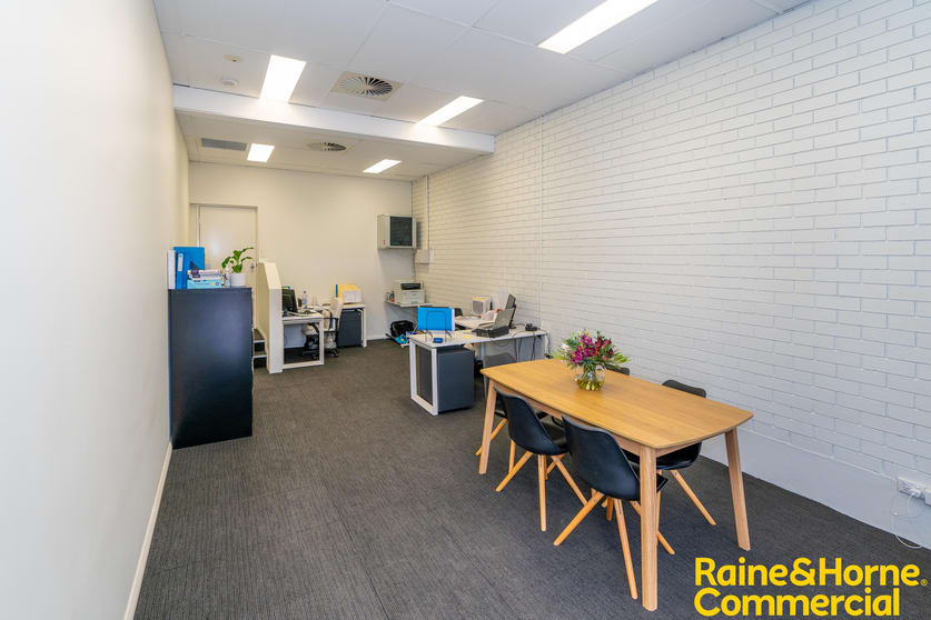 Click to view all images 2/48 Fitzmaurice Street Wagga Wagga NSW 2650 - Image 2