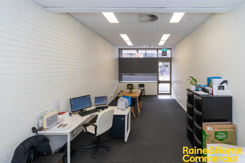 Click to view all images 2/48 Fitzmaurice Street Wagga Wagga NSW 2650 - Image 3