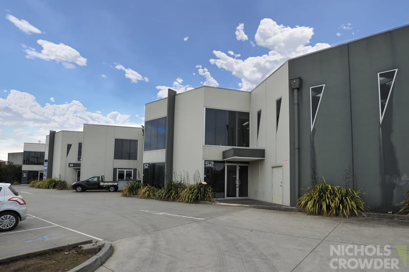 Click to view all images 52 Frankston Gardens Drive Carrum Downs VIC 3201 - Image 2