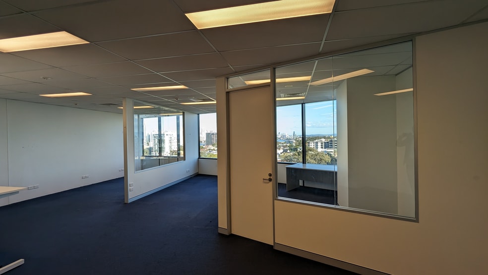 30905/27 Garden Street Southport QLD 4215 - Image 3