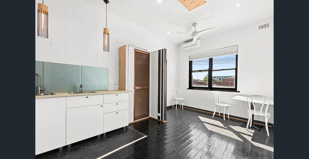 Click to view all images 1/62 Florence Street Mentone VIC 3194 - Image 2