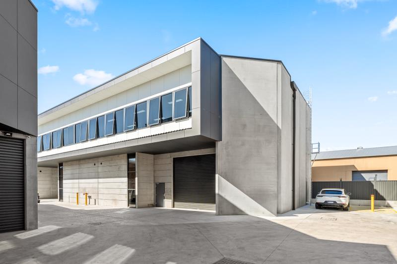 Click to view all images 5 Leedham Place Riverwood NSW 2210 - Image 1