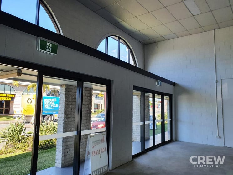 Click to view all images 6/9 Gateway Drive Arundel QLD 4214 - Image 2