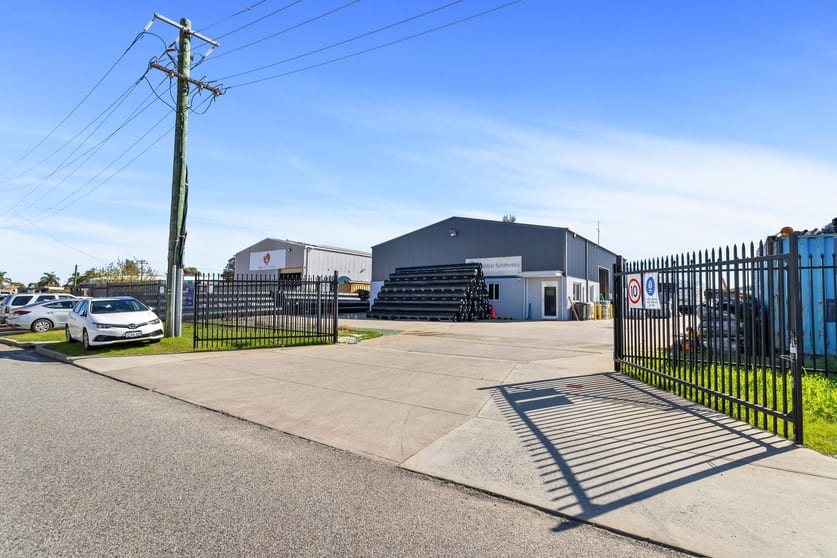Click to view all images 6 Riversdale Road Welshpool WA 6106 - Image 1