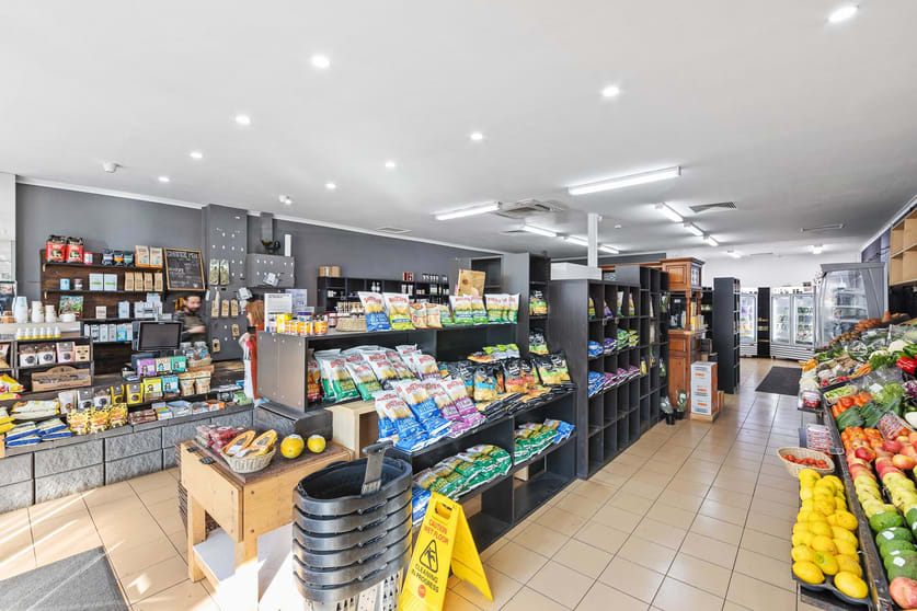 Click to view all images 114 Swan Street Cremorne VIC 3121 - Image 2