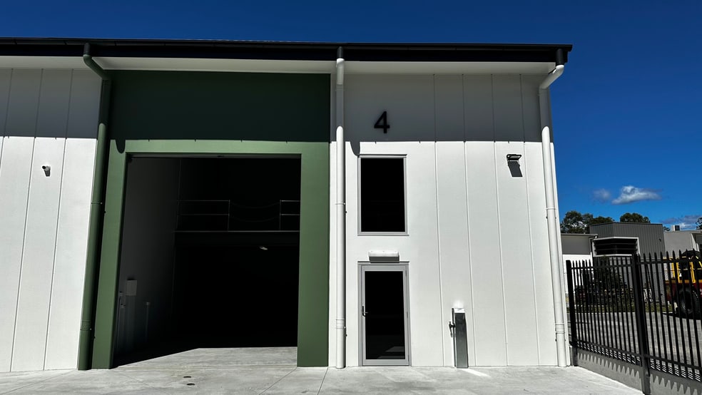 Click to view all images 4/48 City Link Drive Carrara QLD 4211 - Image 2