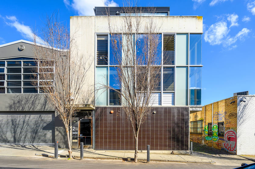 Click to view all images 2/2 Yarra Street South Melbourne VIC 3205 - Image 1