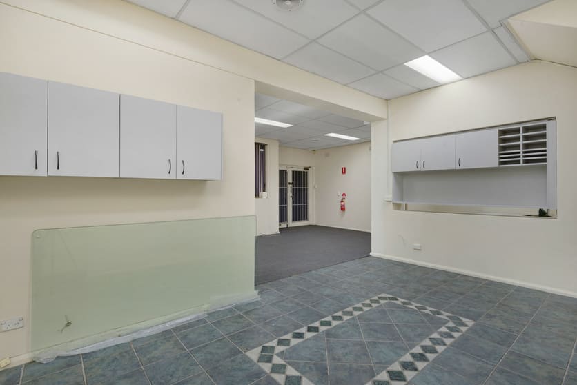 Click to view all images 1/529 Pittwater Road Brookvale NSW 2100 - Image 2