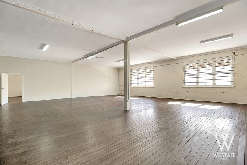 Click to view all images 2a/76 George Street Bathurst NSW 2795 - Image 3