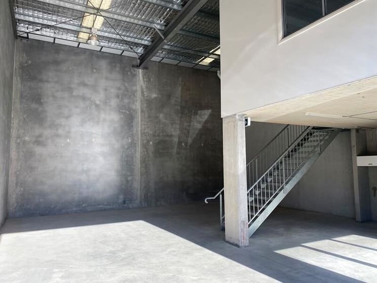 Click to view all images Unit 10/40 Waterview Street Carlton NSW 2218 - Image 2