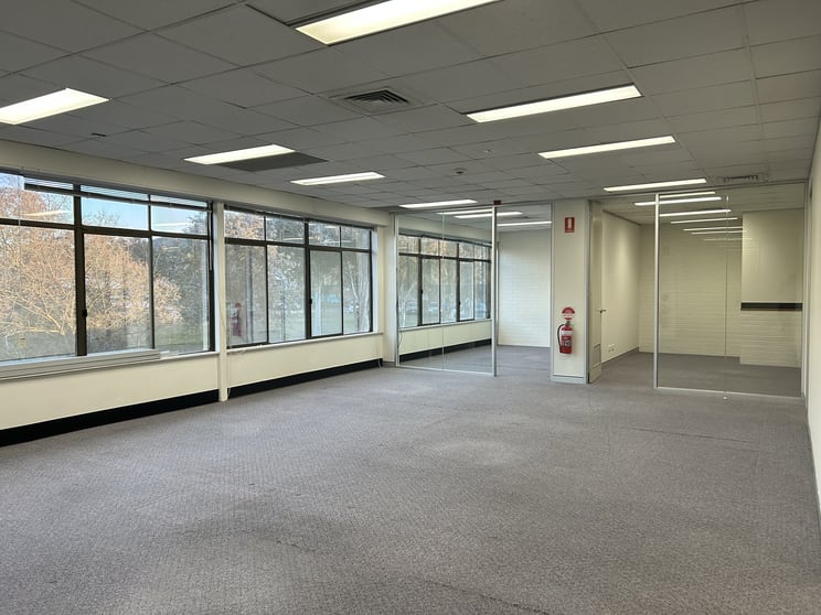 Click to view all images 3 & 4/14-16 Dundas Court Phillip ACT 2606 - Image 2