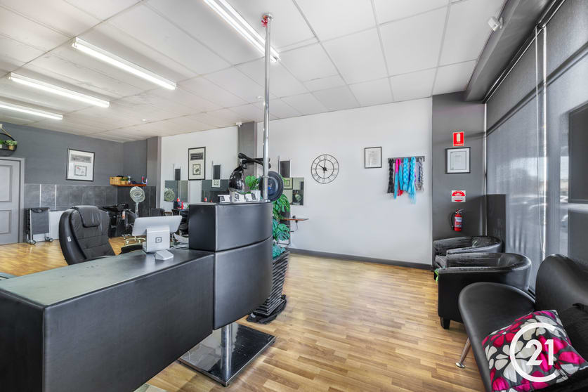 Click to view all images 49 Haverfield St Echuca VIC 3564 - Image 2