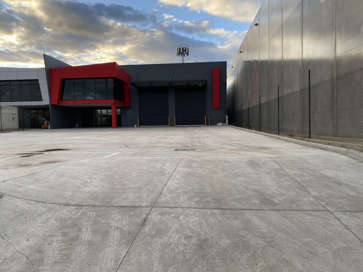 Click to view all images 1/10 Logic Court Truganina VIC 3029 - Image 2