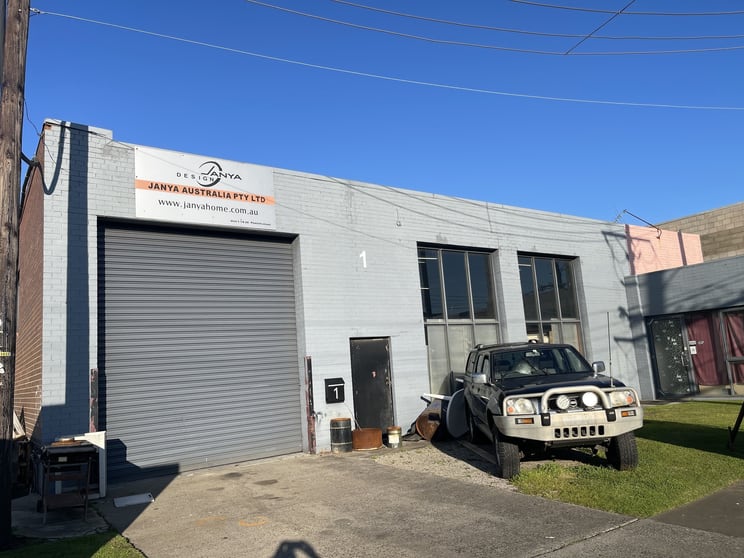 Click to view all images 1/18-20 Powlett Street Moorabbin VIC 3189 - Image 1