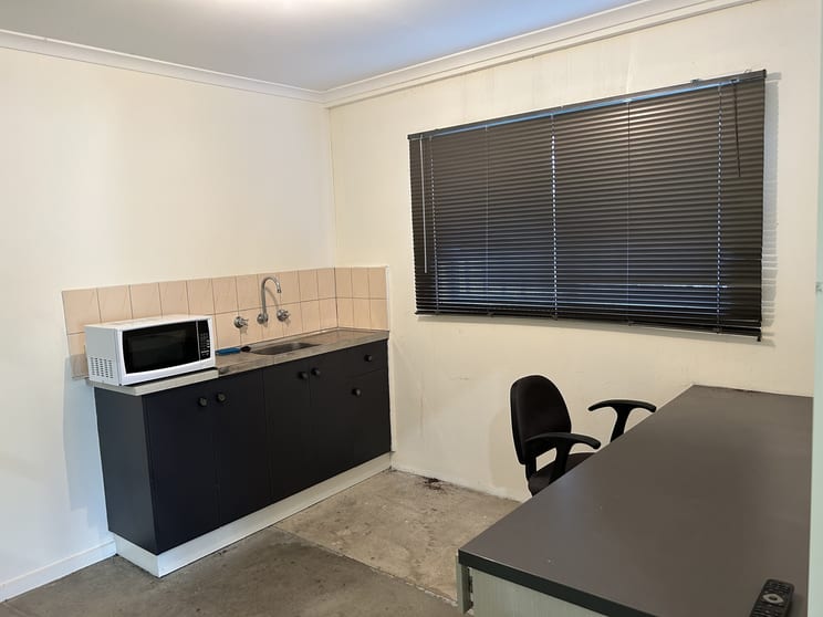 Click to view all images 8 Roxanne Place Newcomb VIC 3219 - Image 3