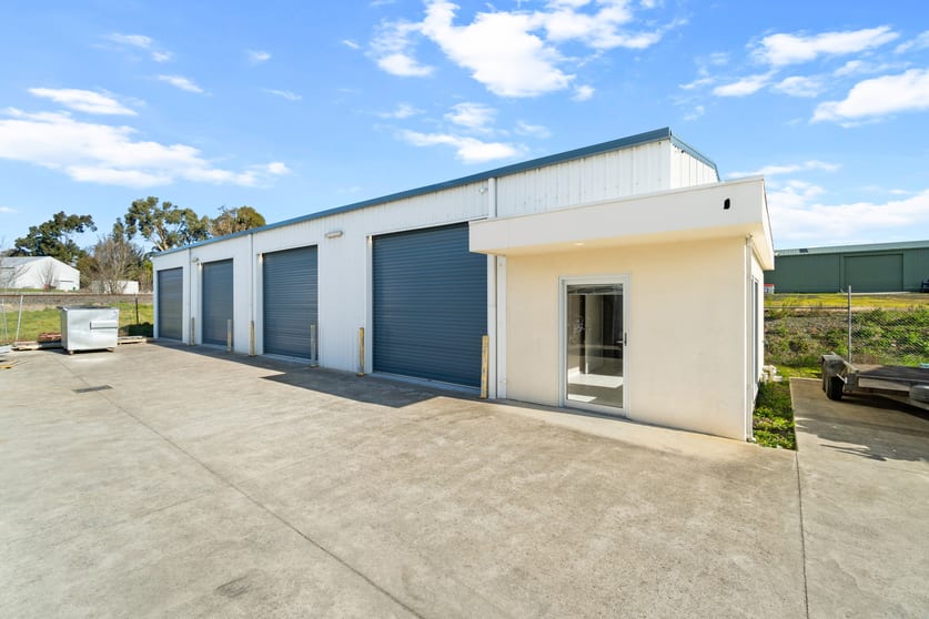 Click to view all images 4/40 Standing Drive Traralgon VIC 3844 - Image 1