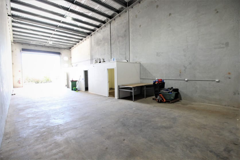 Click to view all images 4/16-18 Dexter Street South Toowoomba QLD 4350 - Image 3
