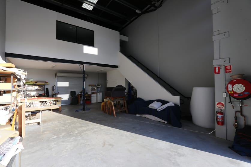 Click to view all images 15/48 Hutchinson Street Burleigh Heads QLD 4220 - Image 2