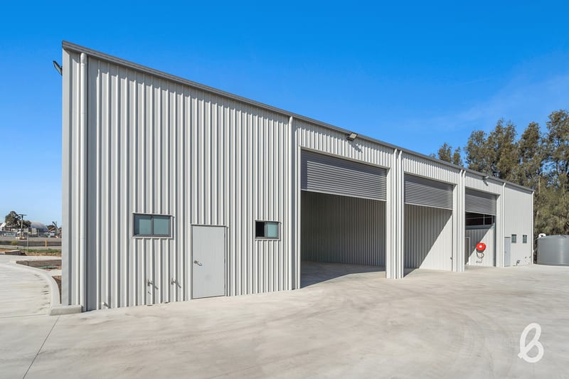 Click to view all images 1/6 Longworth Close Singleton NSW 2330 - Image 2