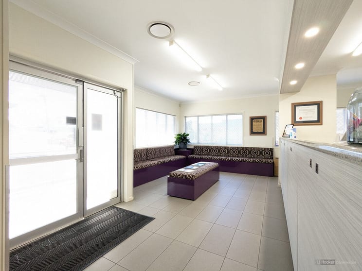Click to view all images 11 Westland Street Rockville QLD 4350 - Image 2