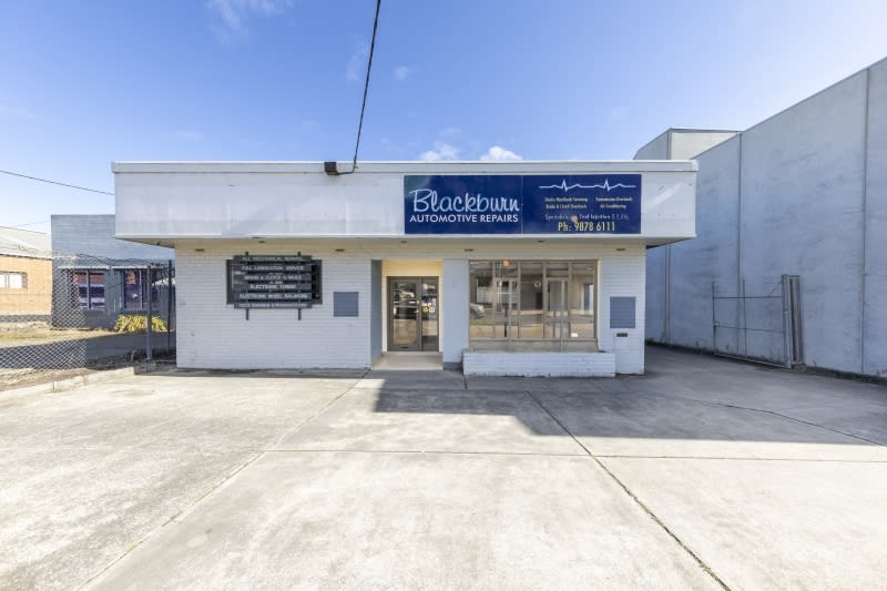 Click to view all images 4 George Street Blackburn VIC 3130 - Image 1