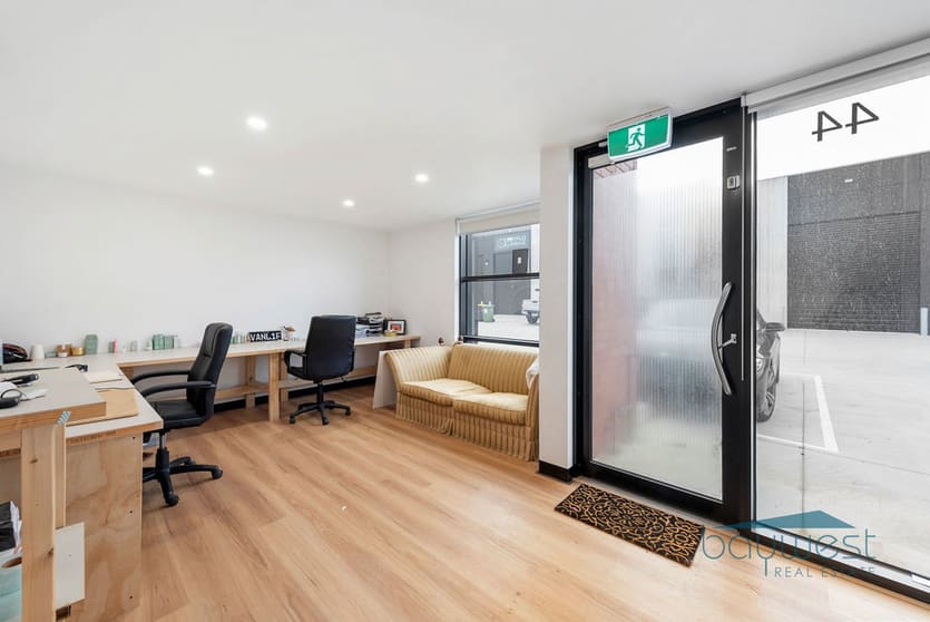 Click to view all images 44 Star Point Place Hastings VIC 3915 - Image 2